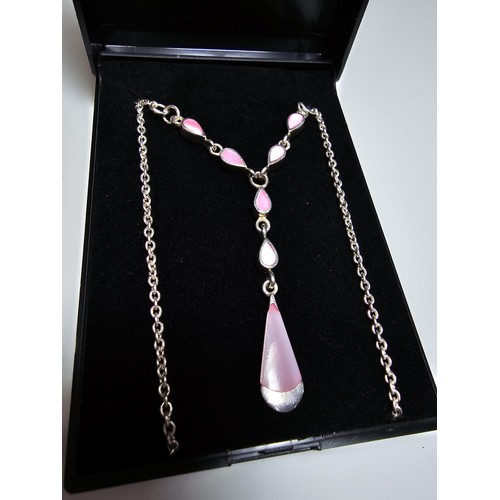 184 - Pretty 925 Silver drop necklace inset with 7 pieces of pink Mother of Pearl on a 18 inch 925 Silver ... 