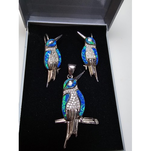 208 - Stunning matching 925 Silver jewellery set to include a Kingfisher pendant inset with blue Opal with... 