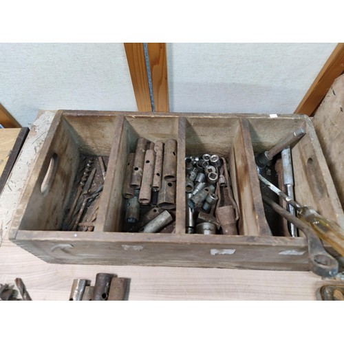 414 - A good quality vintage wooden tool carry case containing 2 part socket sets, a large quantity of scr... 