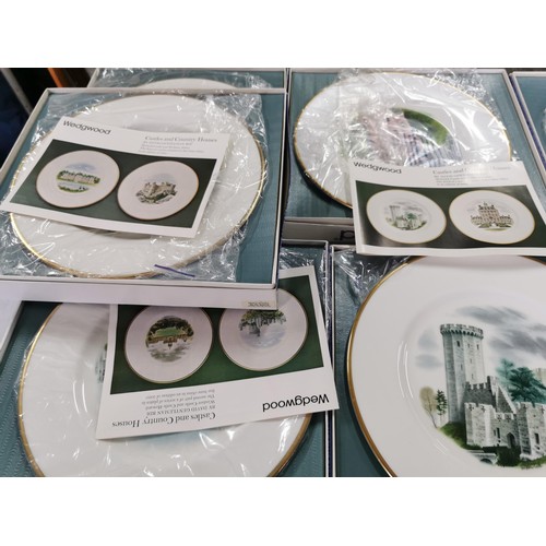 111 - 10 boxed limited edition Wedgwood plates titled 