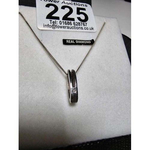 225 - A Warren James 925 silver necklace with a 19