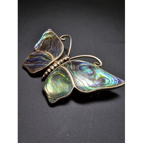 226 - Vintage Pretty 925 silver butterfly brooch, inset with abalone shell, very well detailed with excell... 