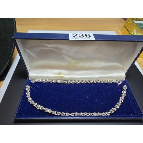 236 - Fine quality Hallmarked 925 Silver heavy neck chain with an unusual knot link design in excellent cl... 