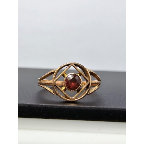 267 - An Antique Hallmarked 9ct Yellow Gold Ring inset with a pink Garnet stone, Hallmarked to Chester 191... 