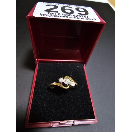 269 - 18ct Yellow Gold 3x stone ring inset with 3x Diamonds mounted in Platinum which are sparkly and live... 