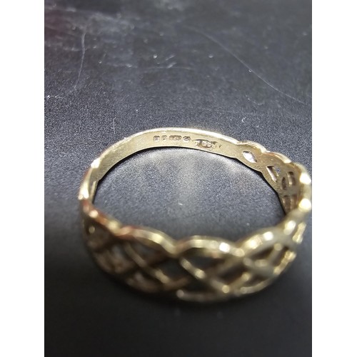 272 - Hallmarked 9ct Yellow Gold Ring with a pierced Celtic design. The ring has a weight of 1.02 grams - ... 