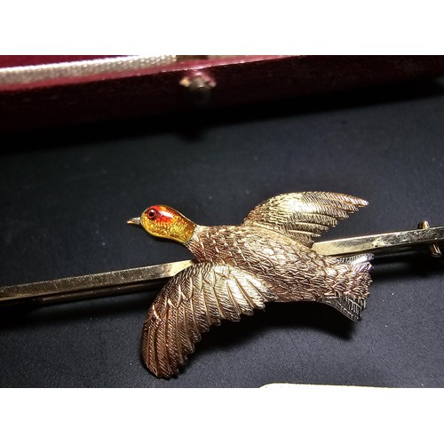 274 - Pretty Antique 9ct Yellow Gold Bar Brooch having a 9ct Tri-colour Gold Pheasant design in Yellow, Ro... 