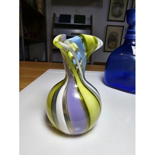 218 - 5x good quality art glass pieces to include a stunning blue ribbed glass vase with amber glass handl... 