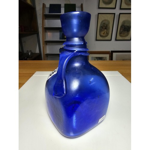 218 - 5x good quality art glass pieces to include a stunning blue ribbed glass vase with amber glass handl... 