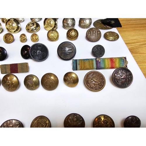 219 - Large suite of various military buttons from various regiments, please study photos for more details... 