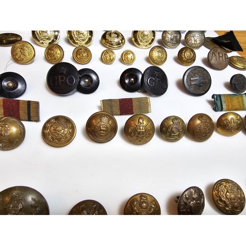 219 - Large suite of various military buttons from various regiments, please study photos for more details... 