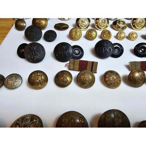 219 - Large suite of various military buttons from various regiments, please study photos for more details... 