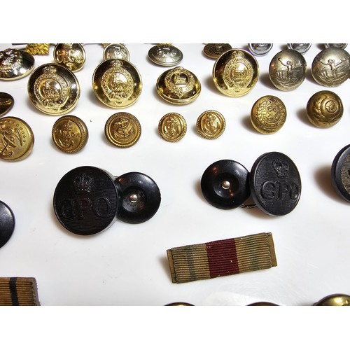 219 - Large suite of various military buttons from various regiments, please study photos for more details... 