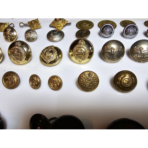 219 - Large suite of various military buttons from various regiments, please study photos for more details... 