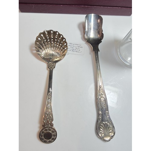 223 - Qty of antique collectables to inc an ornate Edwardian sifter spoon with an ivy pattern, a kings pat... 