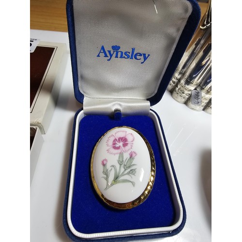 225 - A boxed as new unused Stratton compact, one other stratton compact, cased ceramic Aynsley Floral bro... 