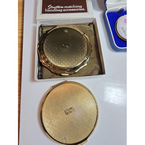 225 - A boxed as new unused Stratton compact, one other stratton compact, cased ceramic Aynsley Floral bro... 