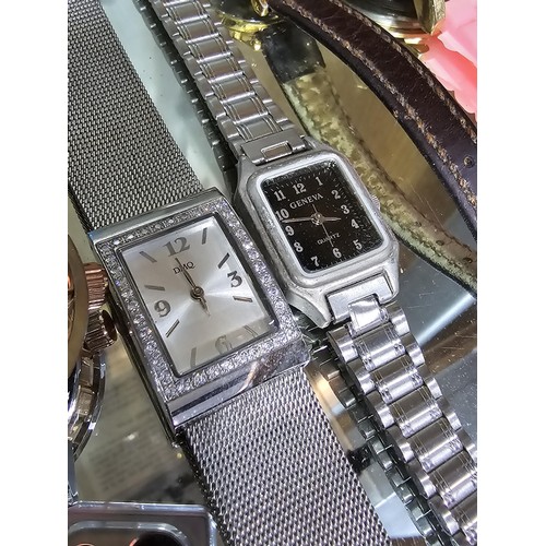 226 - Large collection of 13x various wrist watches to include a skeleton watch with a mechanical movement... 