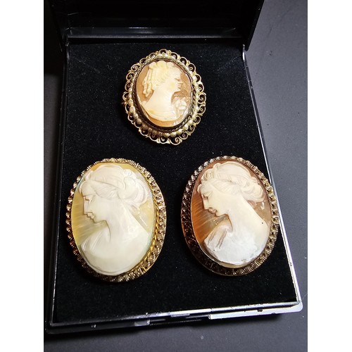 245 - 3x ornate vintage carved shell cameo brooches all in good clean condition and boxed.