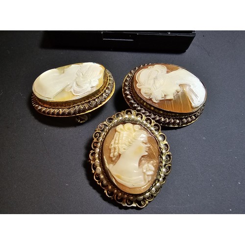 245 - 3x ornate vintage carved shell cameo brooches all in good clean condition and boxed.