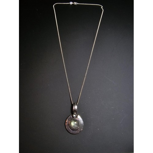 270 - Stunning as new 925 silver pendant inset 2x Labradorite stones which have excellent flashing colours... 