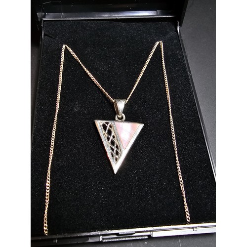 273 - Pretty 925 silver triangular pendant inset with pink mother of pearl, on a 18