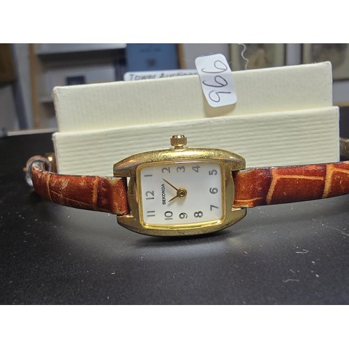 275 - Ladies sekonda watch with a genuine leather strap in very clean condition, just requires a new batte... 