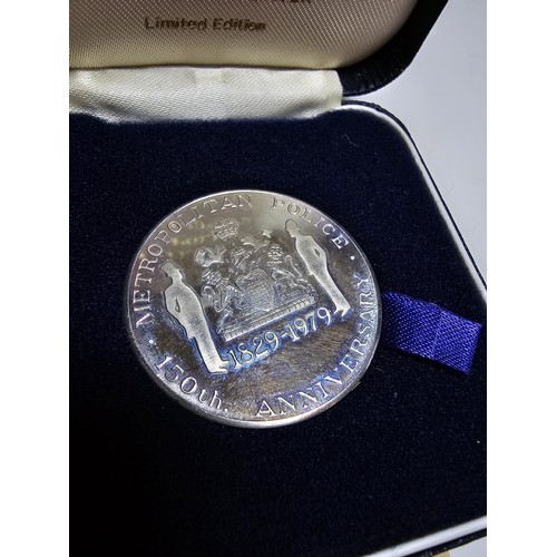 285 - cased Tower Mint Metropolitan Police coin medallion celebrating 150 years (1829-1979)