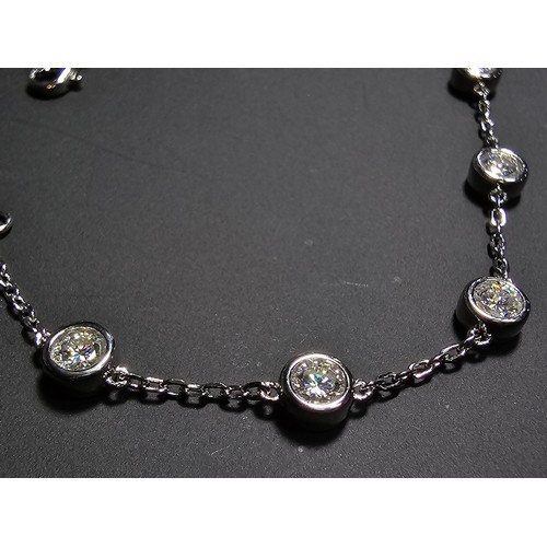 315 - Stunning brand new 925 Silver bracelet inset with 8x Moissanite Diamond Gem Stones, each stone is 0.... 