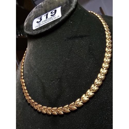 319 - Hallmarked 18ct Yellow Gold Neck chain with an unusual link design, Total weight of 25.5 grams in ex... 