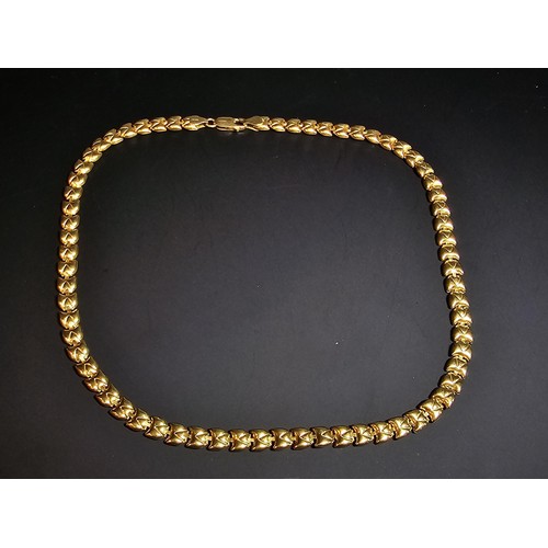 319 - Hallmarked 18ct Yellow Gold Neck chain with an unusual link design, Total weight of 25.5 grams in ex... 