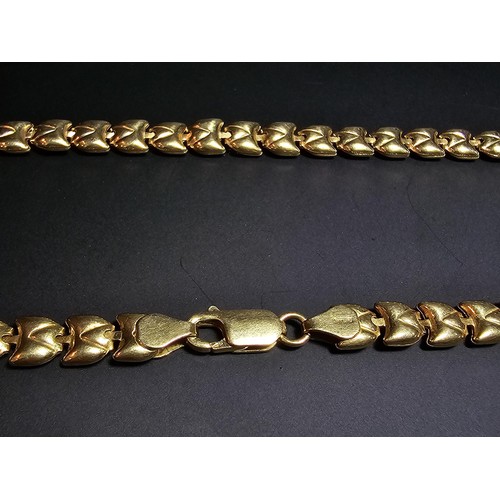 319 - Hallmarked 18ct Yellow Gold Neck chain with an unusual link design, Total weight of 25.5 grams in ex... 