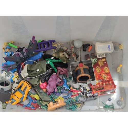 97 - Crate containing a large quantity of military related toy figures inc soldiers, variety of guns, tan... 