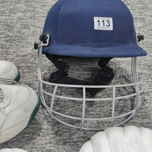 113 - Large quantity of cricket items inc pads, shoes, helmet gloves etc all in good order