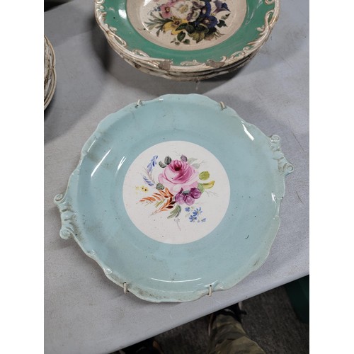 368 - Box containing a quantity of antique plates in varying conditions inc Imari plates, green floral dec... 