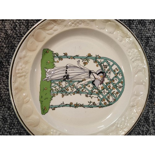 390 - A quantity of collectable plates, to include a scalloped Limoges plate, a large Iznik charger from T... 