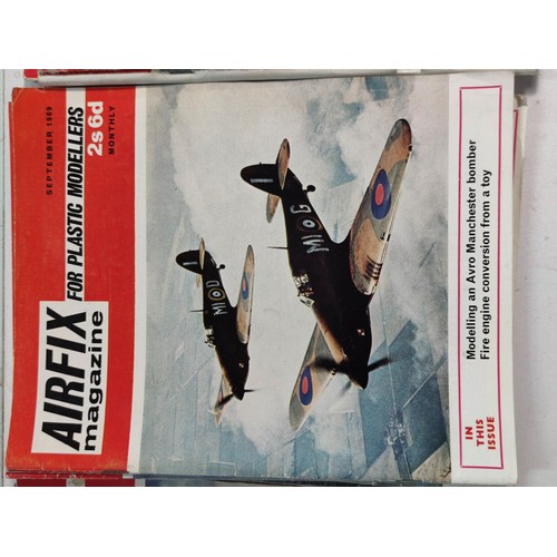 416 - A large quantity of various vintage Airfix magazines including some early issues dating from the 196... 