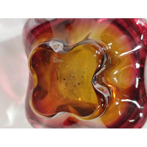 423 - 3x art glass bowls to include 2x owl formed amethyst bowls with a similar design and red Sommerso gl... 