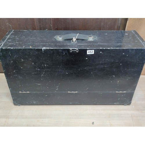 452 - Good quality vintage black wooden carpenters box with two drawer inside containing a quantity of too... 