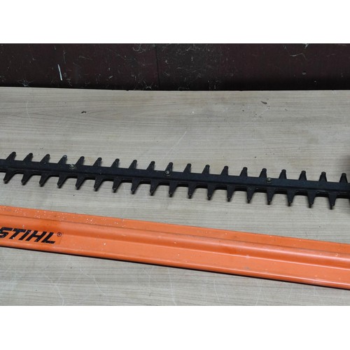 475 - Good quality Stihl HS45 petrol hedge trimmer in good order with a 27