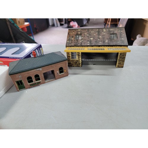 13 - 3x track side model railway buildings by Hornby and Tri-ang along with a Bachmann 00 Scale low relie... 