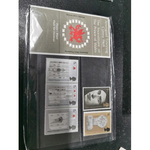 152 - Collection of stamps inc 2x first day covers for the Investiture of the prince of wales, a collectio... 