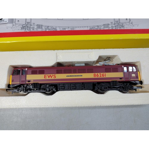 26 - Boxed Hornby R2159 Class 86 EWS Diesel Electric locomotive No. 86261, Pantograph 