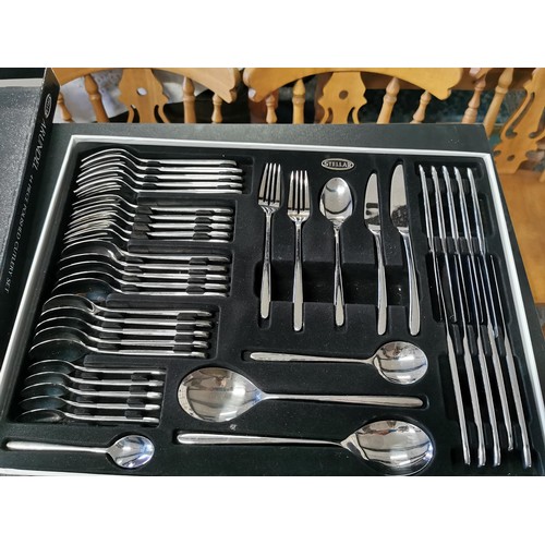 156 - A boxed Stellar Arundel 44 piece polished cutlery set in good order and complete for 6 persons