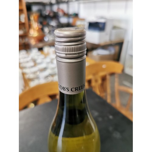 158 - 2 bottles on new and sealed wine including a bottle of Jacobs Creek chardonnay 2019 along with a new... 