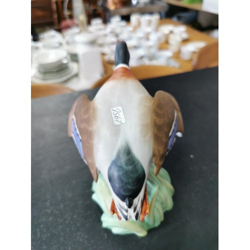 159 - 2 ceramic bird figures including a good quality Beswick greenfinch 2105 along with a Spode mallard, ... 