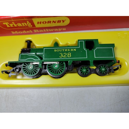 40 - Vintage Tri-ang Hornby R868 class M7 0-4-4 locomotive southern 328 opening smoke door and working fi... 