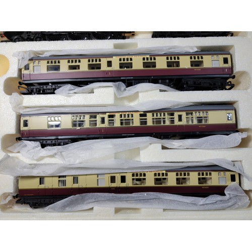 41 - Boxed as new Hornby R2133M Sudeley Castle train pack includes Sudeley Castle loco and tender No.7025... 