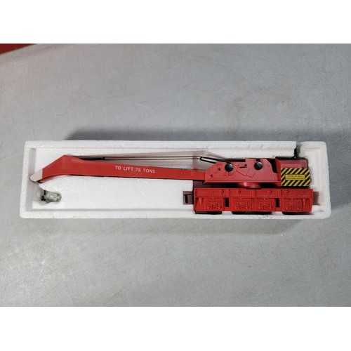 44 - Boxed Hornby R739 red operating breakdown crane boxed and complete