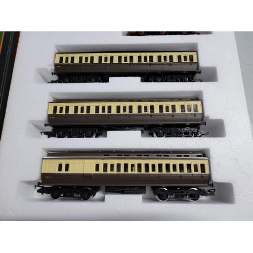 50 - Brand new and boxed Hornby R795 Lord of the Isles train pack to include loco and tender and 3x GWR c... 